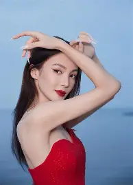 包含今晨亚冠传出新动向，托特纳姆强势反弹，管理层表态——球迷炸锅，阵容厚度经受考验的词条