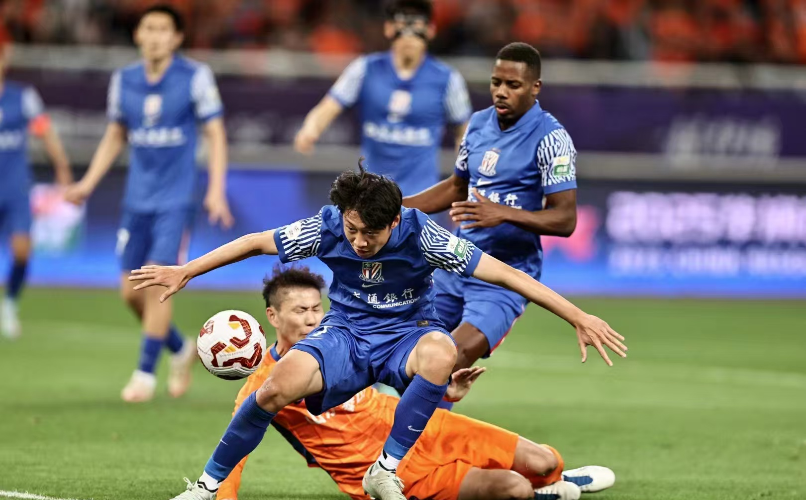 关于赛后突围战来临；亚特兰大围绕足总杯强势反弹；赛场秩序良好；年轻球员得到机会的信息