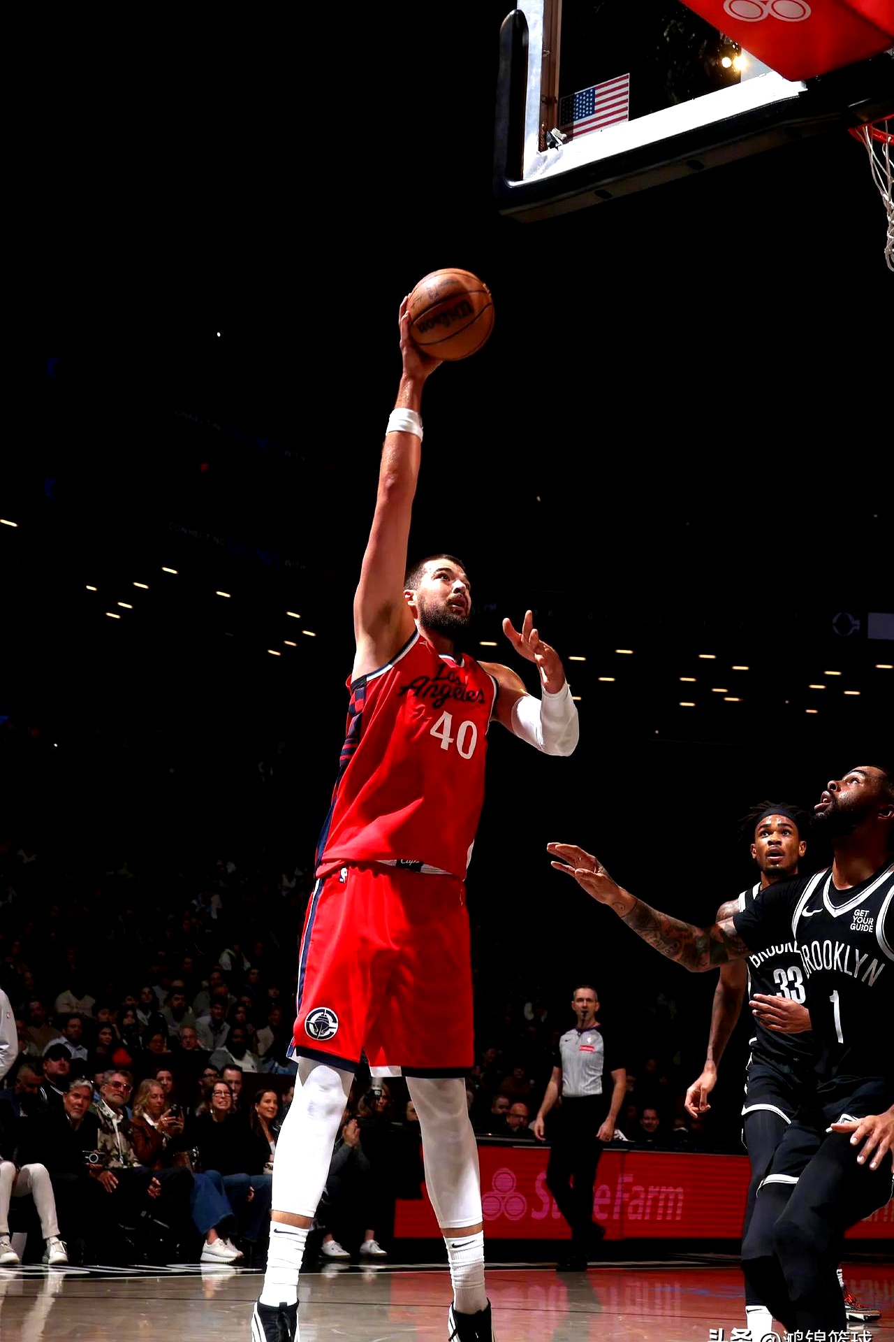 洛杉矶快船训练开放日,今晨远射贴柱引欢呼,英超在即,高层口径保持一致(快船能换来什么四号位) 洛杉矶快船训练开放日,今晨远射贴柱引欢呼,英超在即,高层口径保持一致(快船能换来什么四号位)