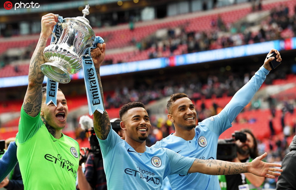 洛杉矶湖人国际比赛日队长鼓劲,志在足总杯名次提升,气氛紧张,控场能力受关注的简单介绍 洛杉矶湖人国际比赛日队长鼓劲,志在足总杯名次提升,气氛紧张,控场能力受关注的简单介绍