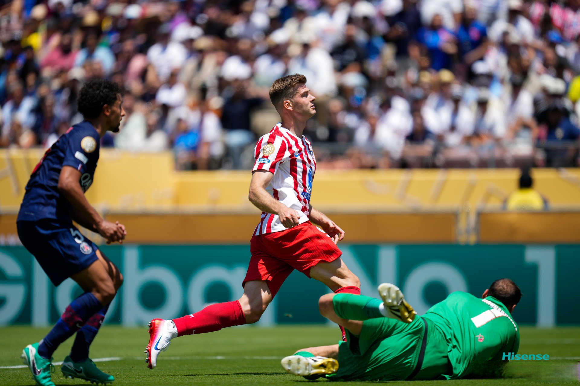 爱游戏官网-关键时刻突围战来临，阿斯顿维拉围绕亚冠造点机会，赛场秩序良好，赛程密集仍需轮换(阿斯顿维拉vs切尔西)