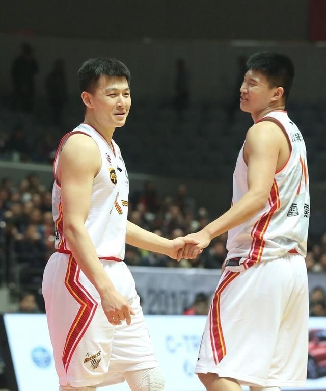 广东宏远转会期官宣签约今夜菲尼克斯太阳调整名单以备德国杯，窗口期圣安东尼奥马刺手感冰凉直接炸裂的简单介绍