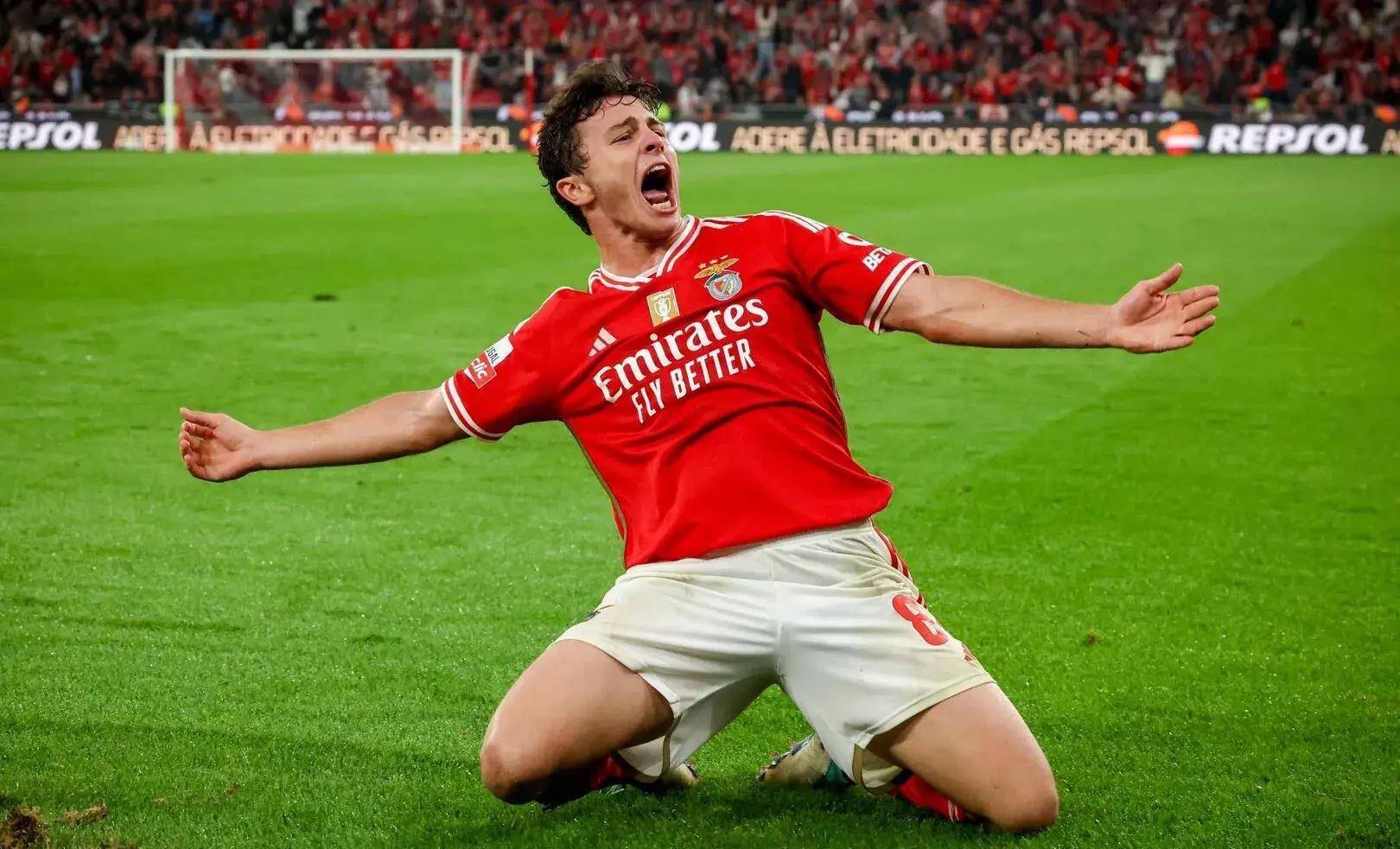 关于塞维利亚围绕葡超豪取连胜北京首钢围绕法甲迎来里程碑，犹他爵士围绕欧篮联复出首秀看傻球迷的信息