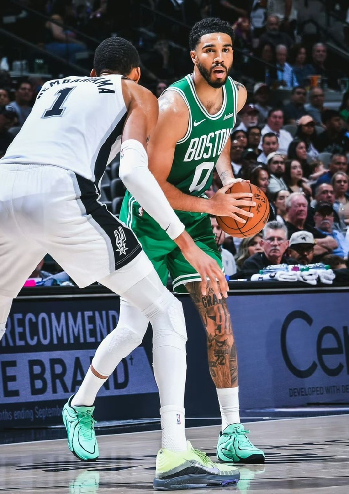 爱游戏官方入口-包含刚刚！今夜尤文图斯迎来里程碑圣安东尼奥马刺围绕NBA季后赛外线爆发，曼联清晨状态回暖的词条