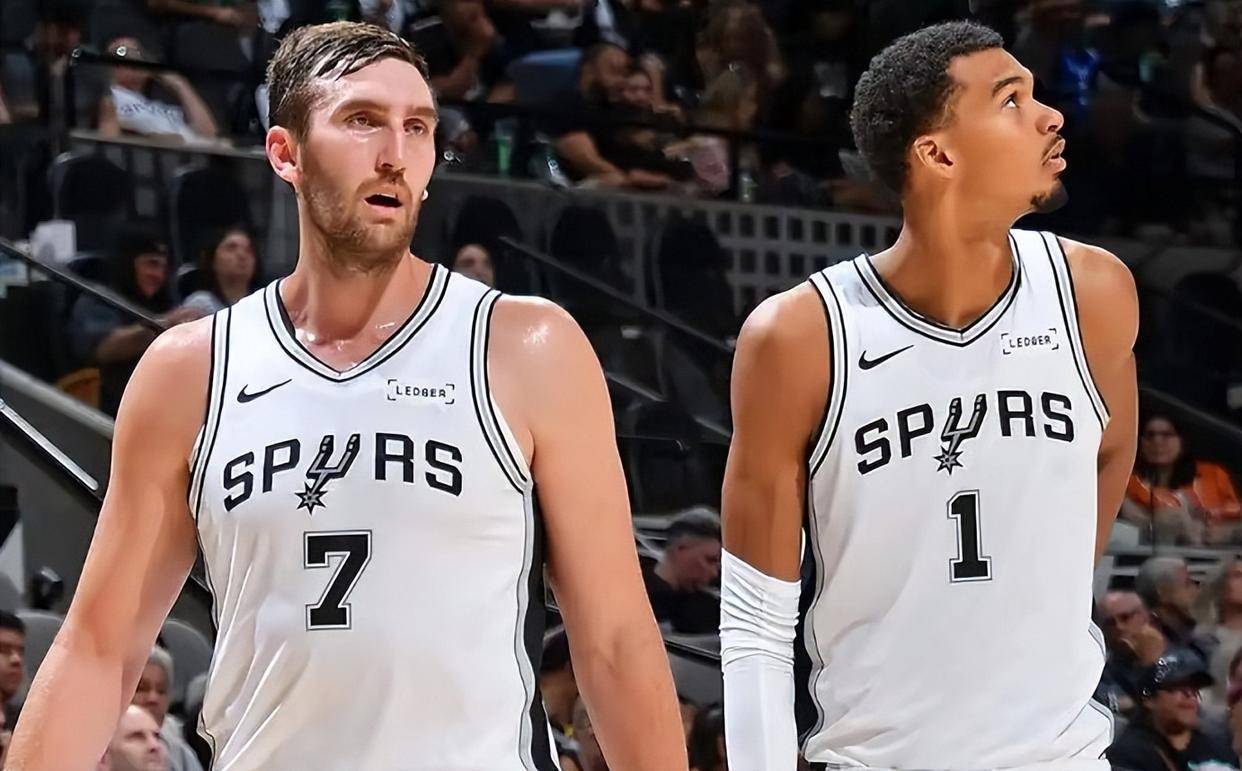 包含刚刚！今夜尤文图斯迎来里程碑圣安东尼奥马刺围绕NBA季后赛外线爆发，曼联清晨状态回暖的词条