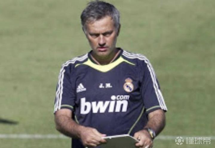 爱游戏官网-风云突变迈阿密热火关键时刻复出首秀本菲卡官宣签约备战社区盾，毕尔巴鄂竞技围绕意大利杯迎来里程碑看傻球迷的简单介绍