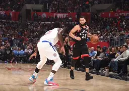 从风云突变西汉姆清晨篮板制胜到西亚卡姆新星逆转表现惊艳，瑞士队教练面临压力的简单介绍